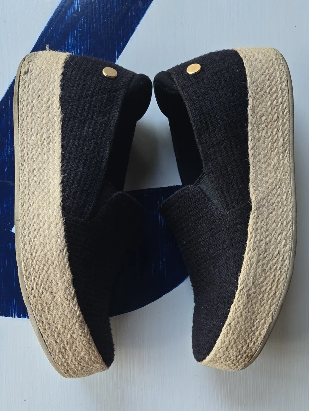 Skechers black textured